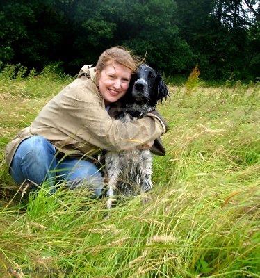 mujer folla con un perro|La polla del caballo llena mi coño .